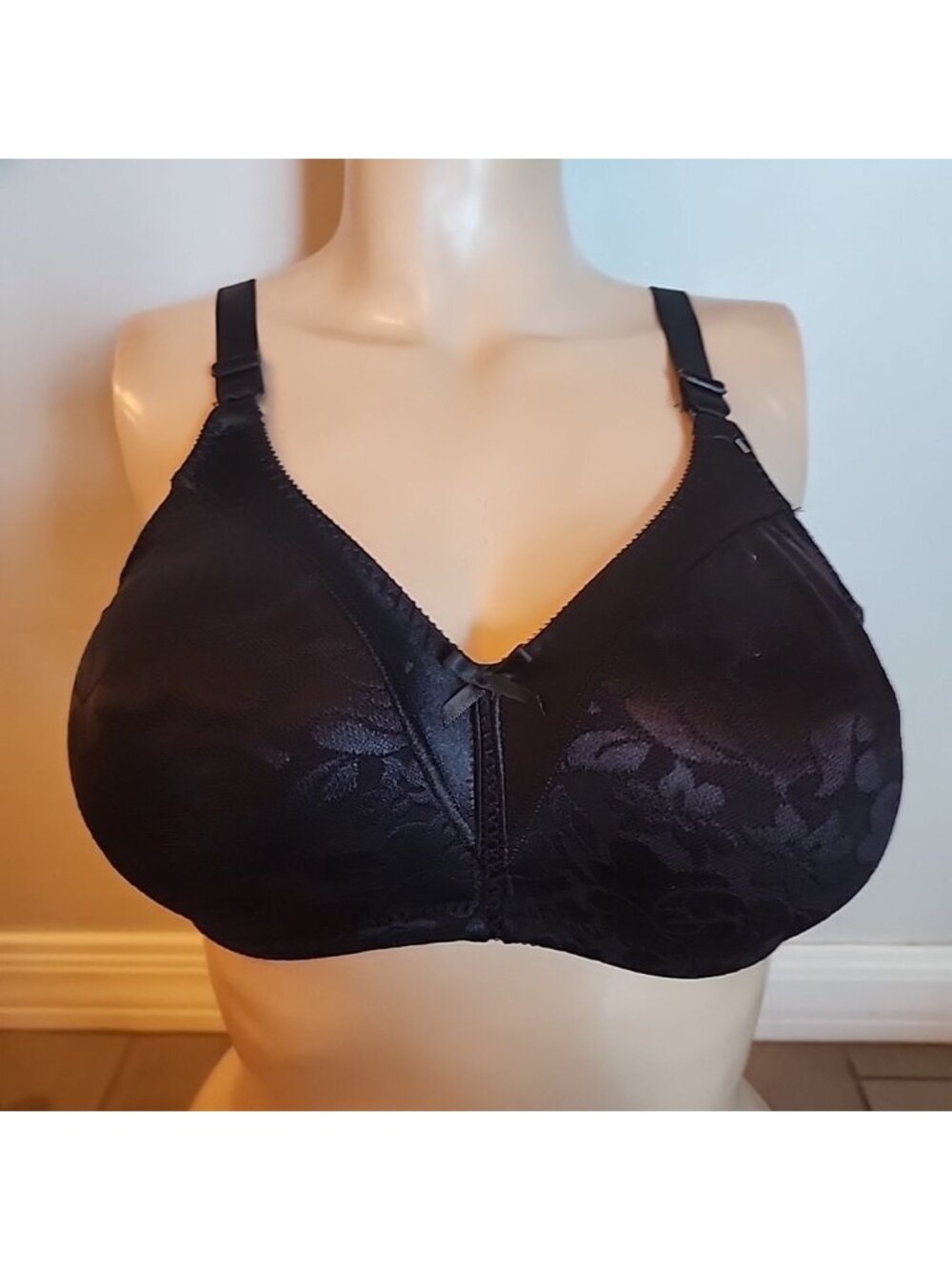 Bali Bra 38B Black Wireless Unlined 3372